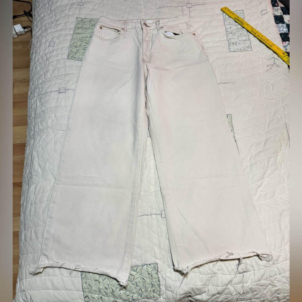 Stradivarius Women's Off-White Straight Leg Jeans